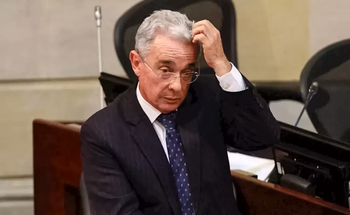 Dictan medida de aseguramiento contra Álvaro Uribe Vélez – Política |  CiudadRegion Noticias