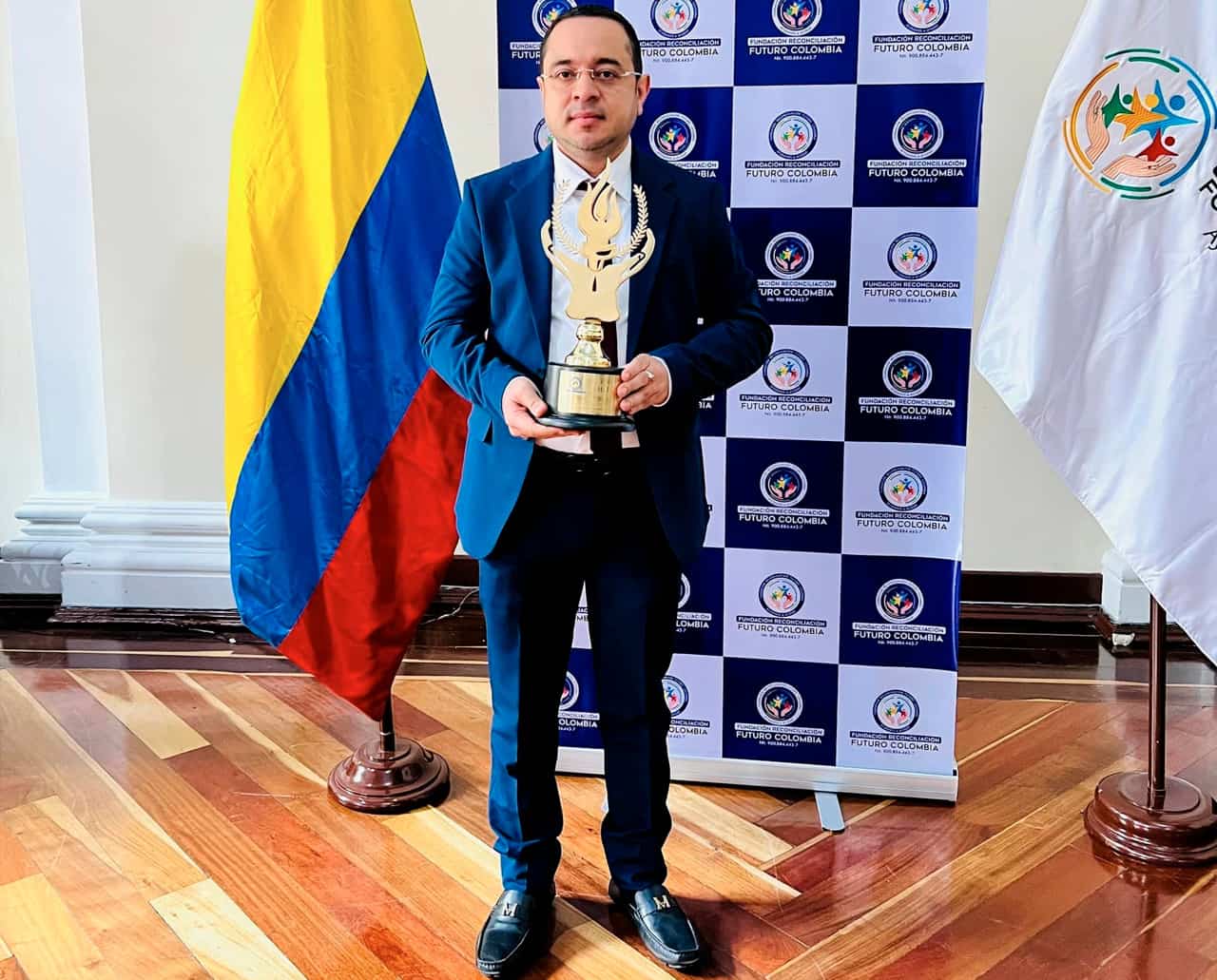 Alcalde de Cartago, Víctor Álvarez galardonado con "Orgullo Colombia 2022"