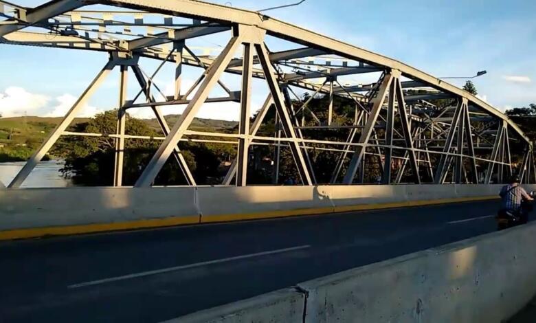 Puente Simón Bolívar, vía Cartago - Pereira