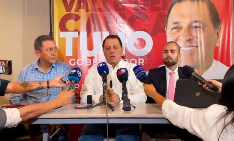 Tulio Gómez durante el comunicado oficial, tras la decisión de revocatoria del CNE de su candidatura a la gobernación del Valle.